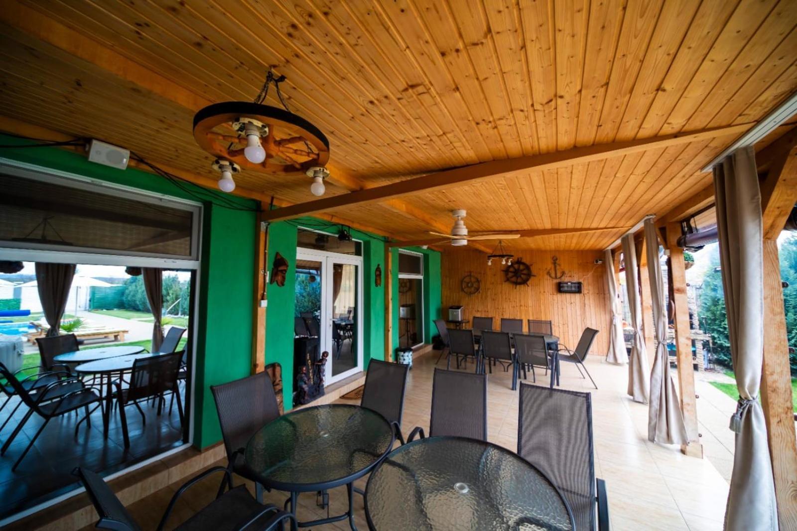 Danube Home Ostrovu Corbului Exterior photo